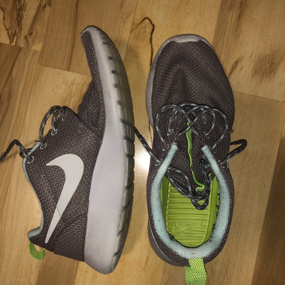 Nike Gray roshe runs size 6.5
